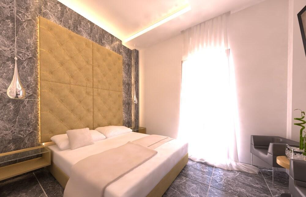 Deluxe Hotel Santorini Fira  Esterno foto